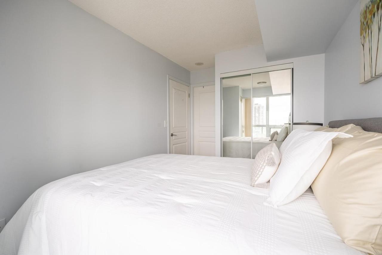 Globalstay Yonge St Condos Toronto Dış mekan fotoğraf