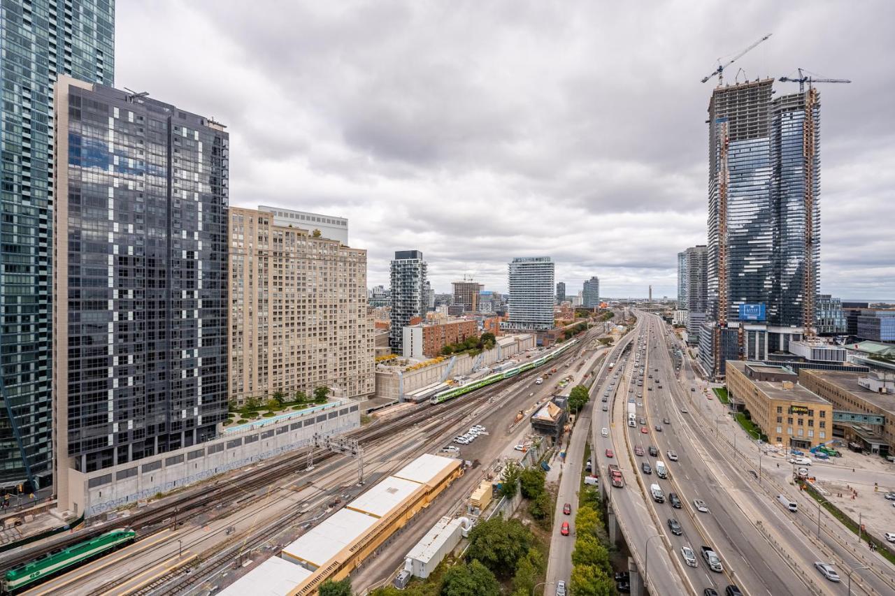 Globalstay Yonge St Condos Toronto Dış mekan fotoğraf