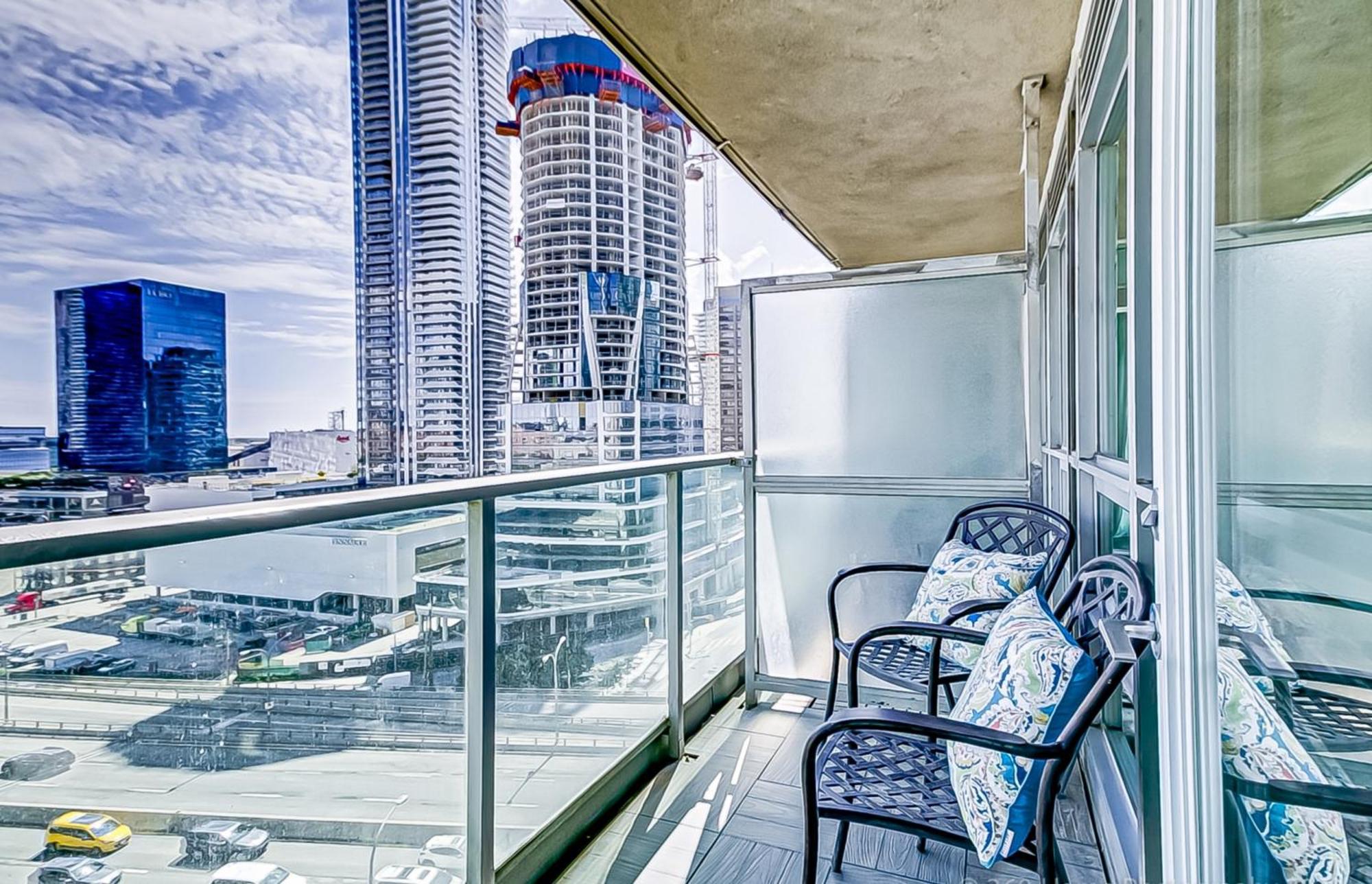 Globalstay Yonge St Condos Toronto Dış mekan fotoğraf
